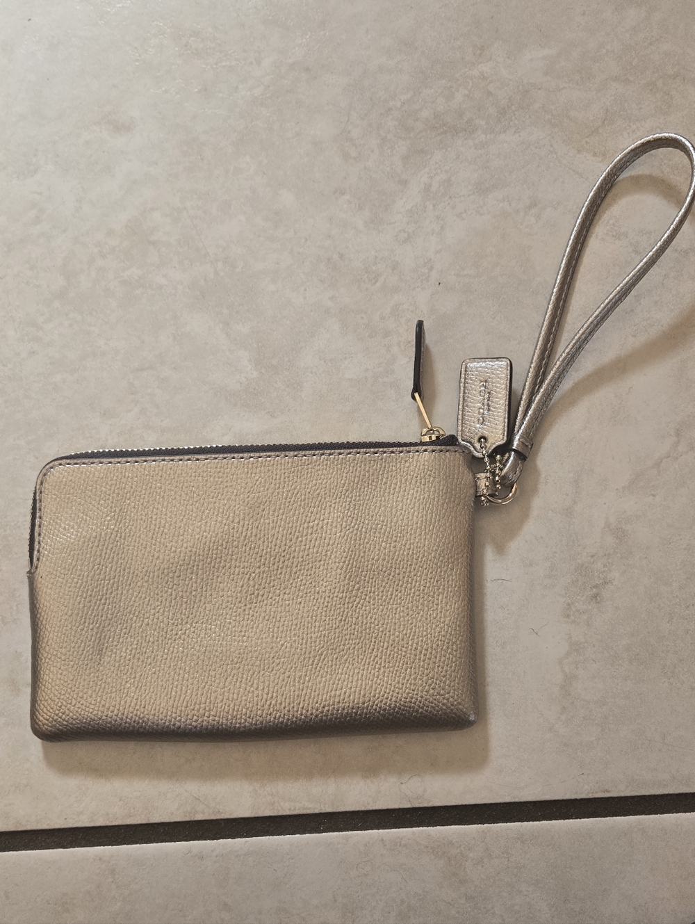 Coach Metallic Gold Leather Wristlet Clutch - Picture 5 of 9